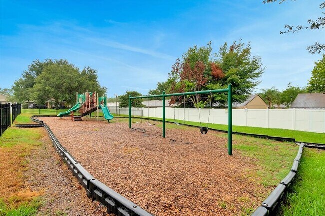 Building Photo - 2523 Martins Run