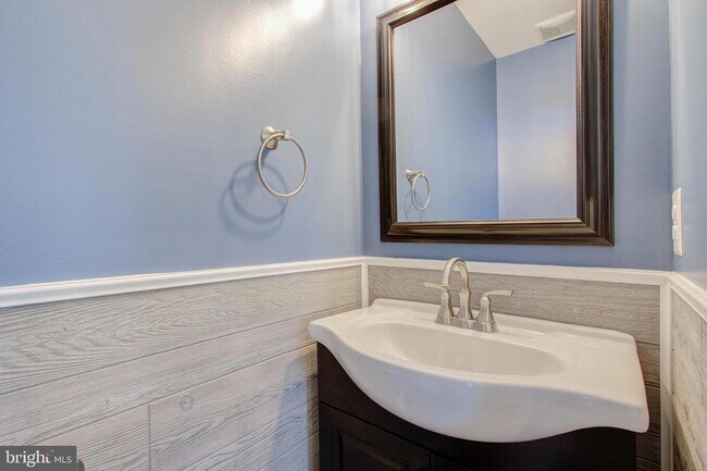 Building Photo - 7001 Trek Way