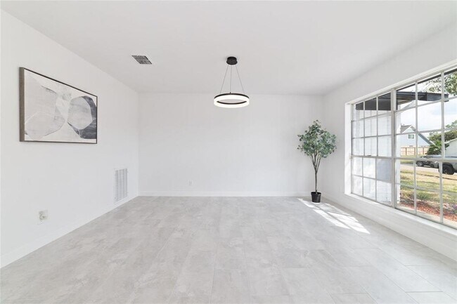 Building Photo - 12018 Troulon Dr