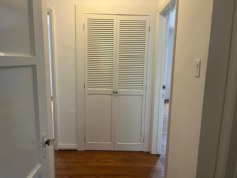Building Photo - 1452 S Sherbourne Dr