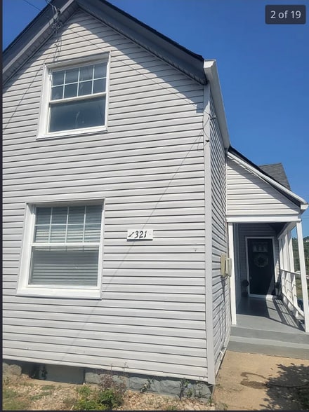 Building Photo - 1321 5th Ave