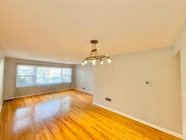 Building Photo - 5626 N Central Ave