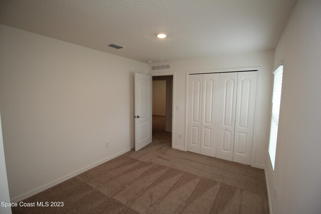 Building Photo - 256 Trembley Ave SW