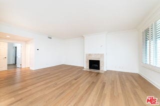 Building Photo - 125 S Elm Dr