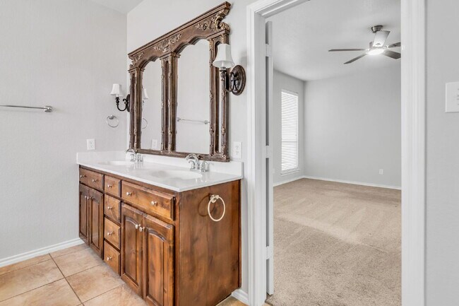 Building Photo - "Spacious 4-Bedroom Home with Chef’s Kitchen and a Master Retreat!"