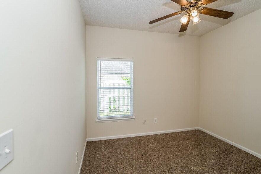 Building Photo - 341 W Tropical Trce