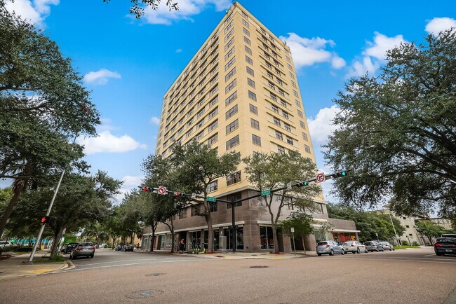 Building Photo - 311 W Ashley St