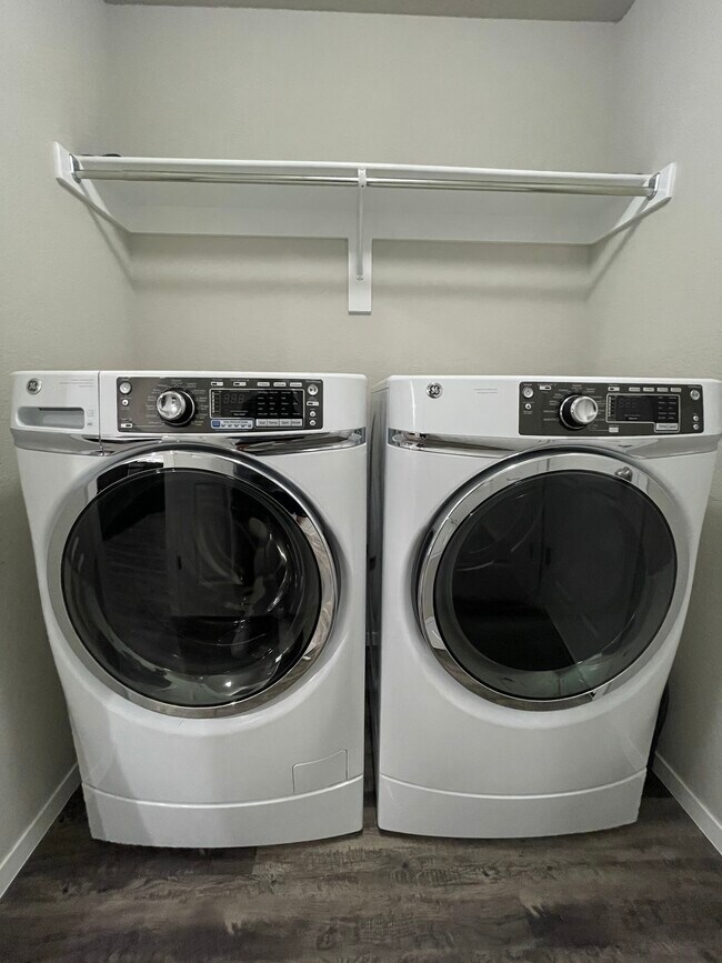 Building Photo - 6900 SW Whitmarsh Rd