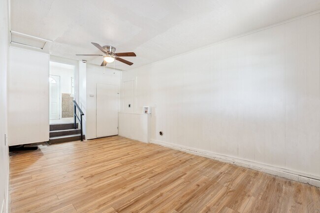 Building Photo - 1412 NE 38th St