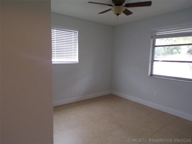 Building Photo - 1505 N 57th Terrace