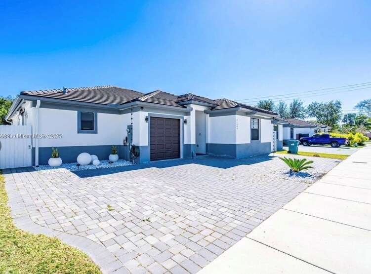 Primary Photo - 21545 SW 125th Psge