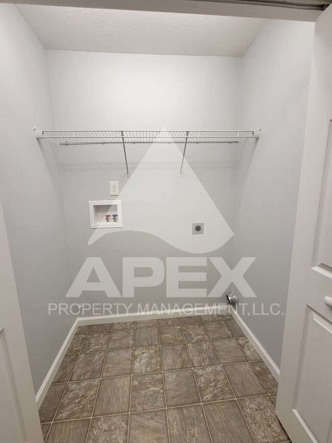 Building Photo - WEST KNOXVILLE!! - Beautiful 2 Bd 2-Ba Single Family home in the Village at Bearden!