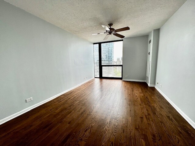 Building Photo - 1122 N Clark St