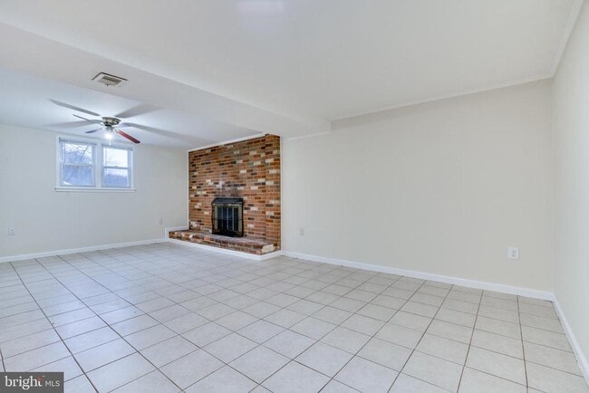 Building Photo - 13636 Greenwood Dr