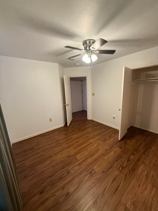 Building Photo - 408 W Main St