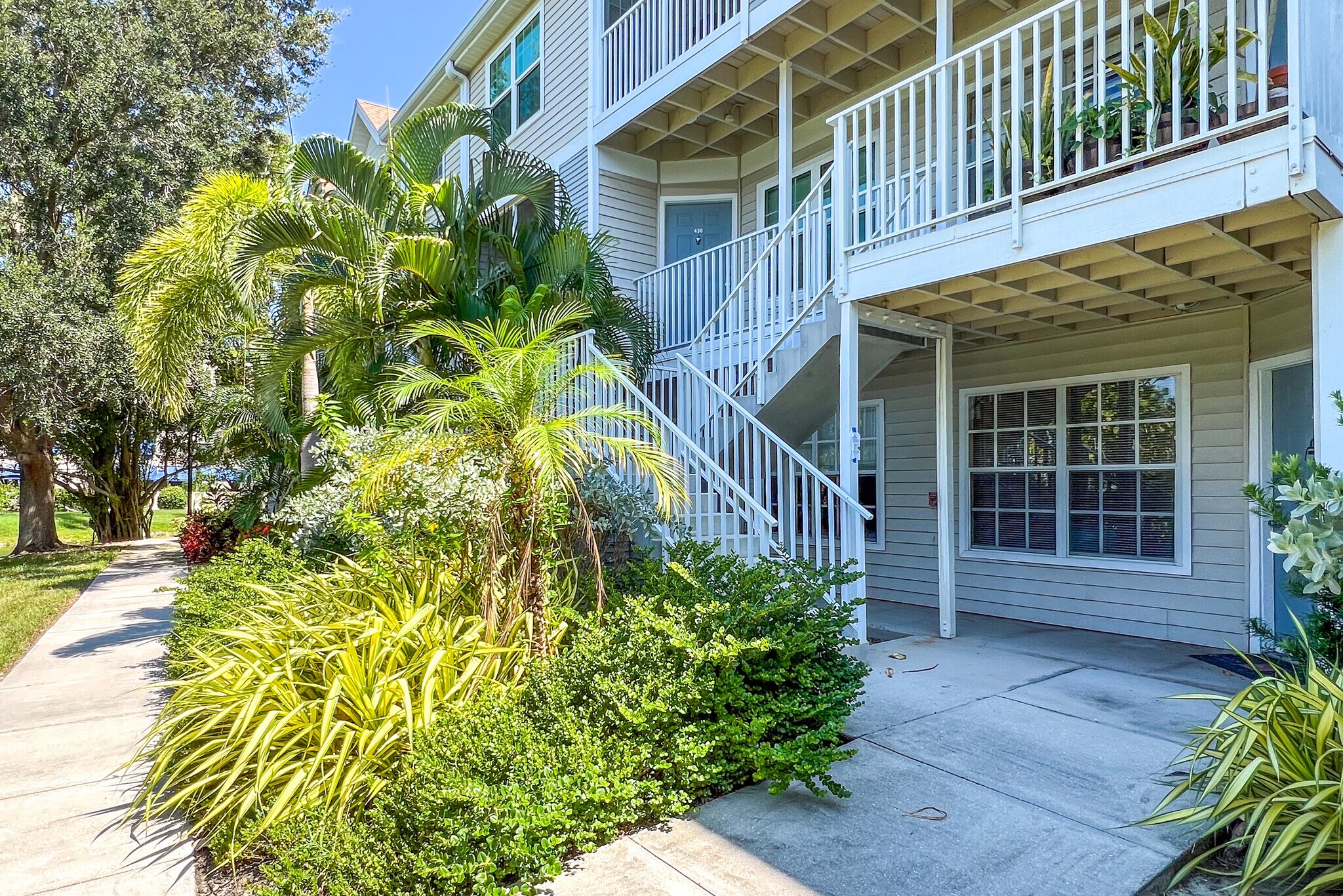 Building Photo - 850 S Tamiami Trl
