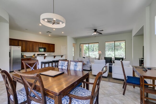 Building Photo - Elegant 3Bedroom/2.5Bath Furnished Home with Casita in Anthem Country Club