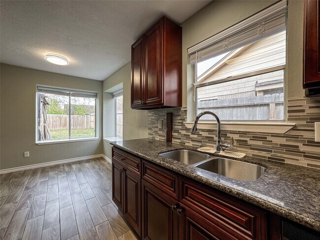 Building Photo - 2706 Orion Dr