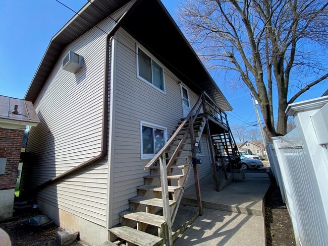 Building Photo - 1218 7th St S