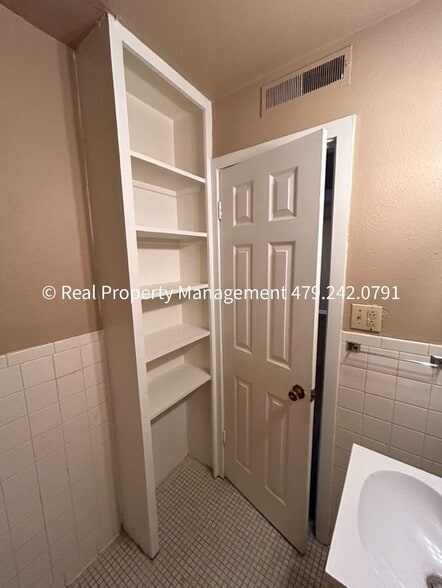 Building Photo - 2301 S V St