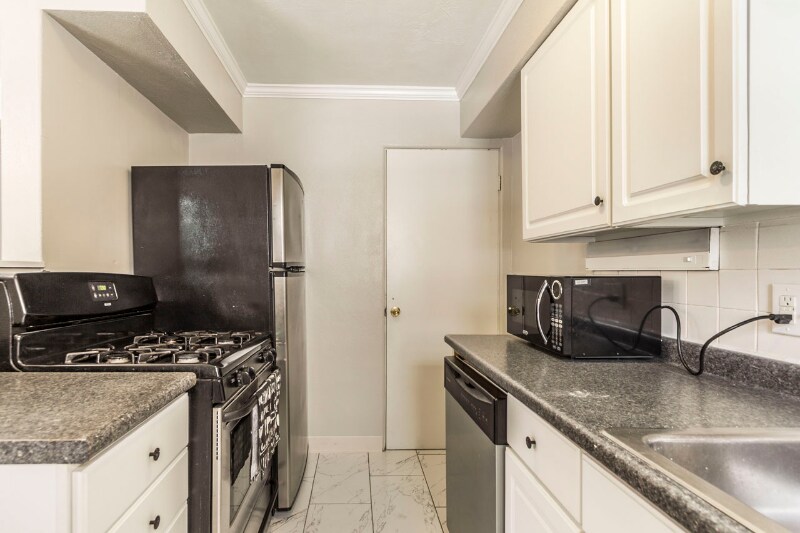 Building Photo - 51 King Ave