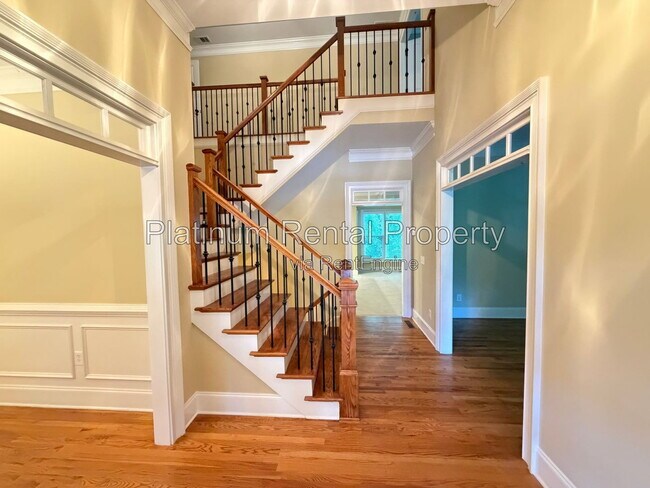 Building Photo - 8015 Wakehurst Pl