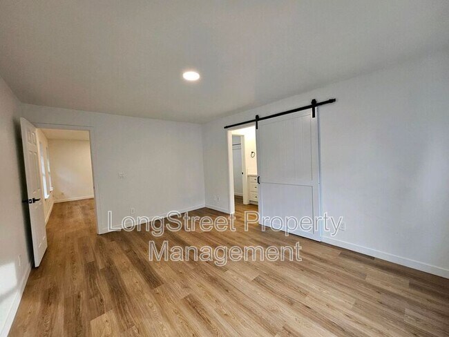 Building Photo - 11987 SW Horizon Blvd