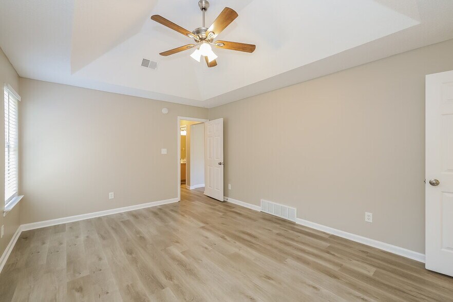 Building Photo - 1424 Radley Cove