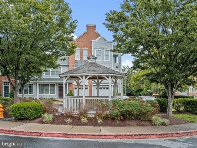 Building Photo - 10713 Symphony Way