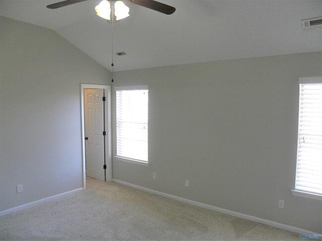 Building Photo - 258 Mountain Creek Dr