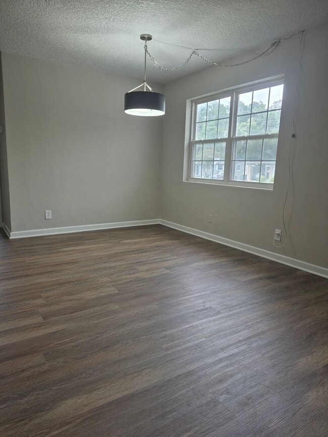 Building Photo - Welcome home