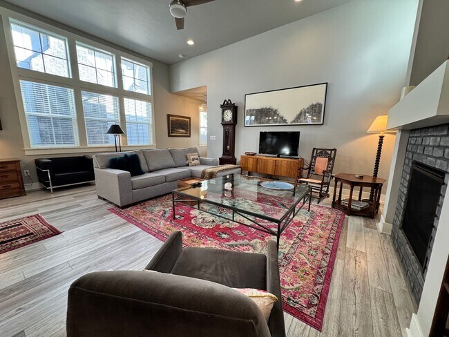 Building Photo - FOR RENT - All Inclusive Owner pays utilities - Furnished 3 bed, 2 bath NorthWest Crossing Townhome