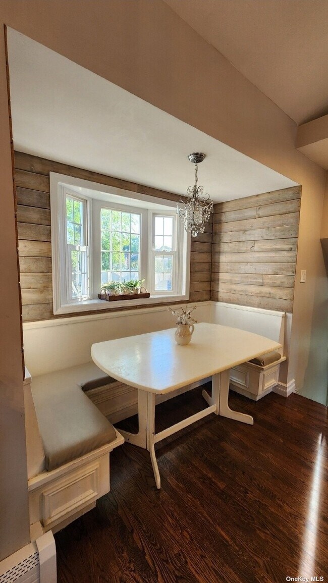 Building Photo - 350 Linden St