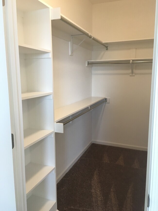 Building Photo - 4315 Farringdon Wy