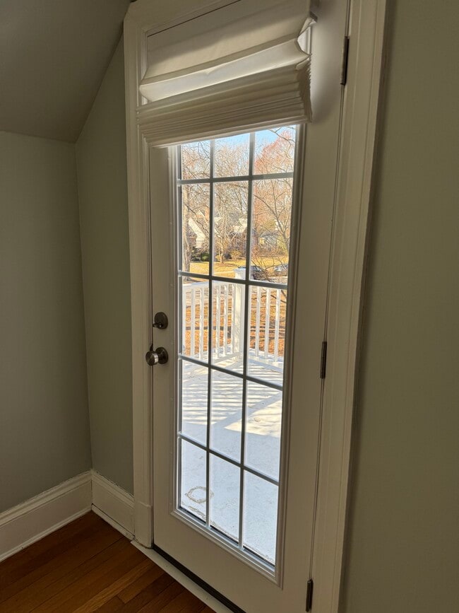 Building Photo - 5009 E Seminary Ave