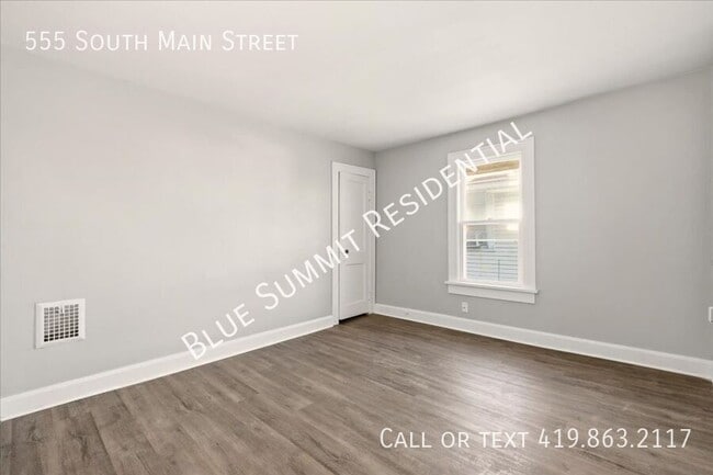 Building Photo - 555 S Main St