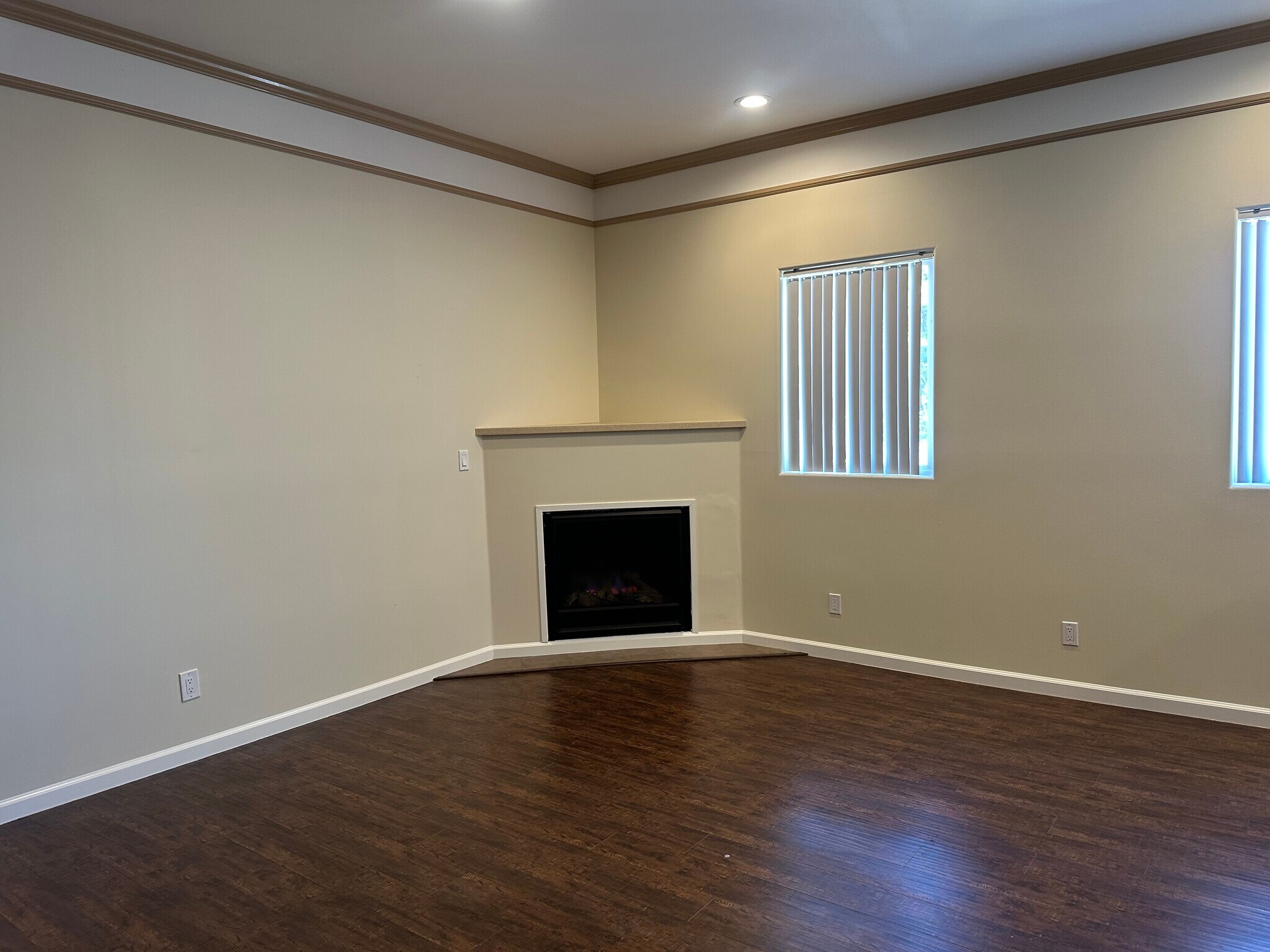 Building Photo - 14352 Tiara St