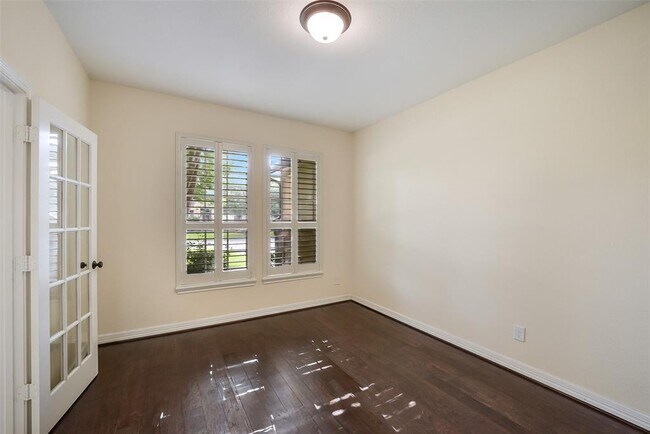 Building Photo - 14103 Park Antique Ln