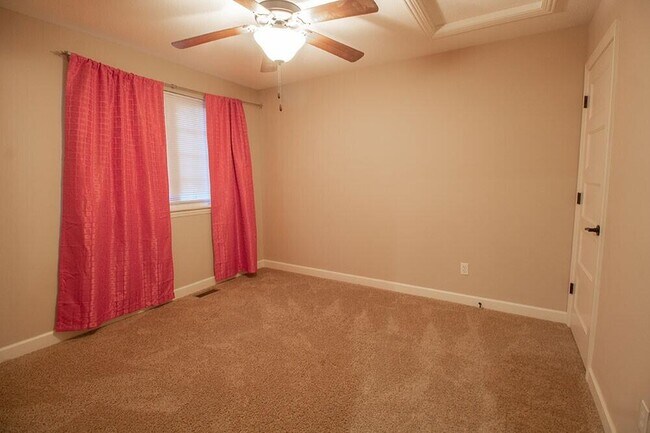 Building Photo - 7413 Rosedown Dr