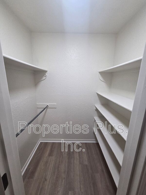 Building Photo - 11612 S 100th E Ave