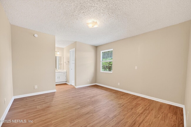 Building Photo - 9727 Viceroy Dr E