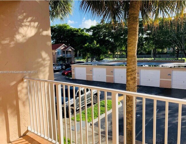 Building Photo - 10450 SW 157th Ct