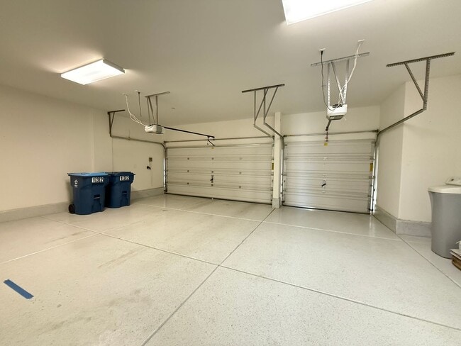 Building Photo - 132 Dunblane St