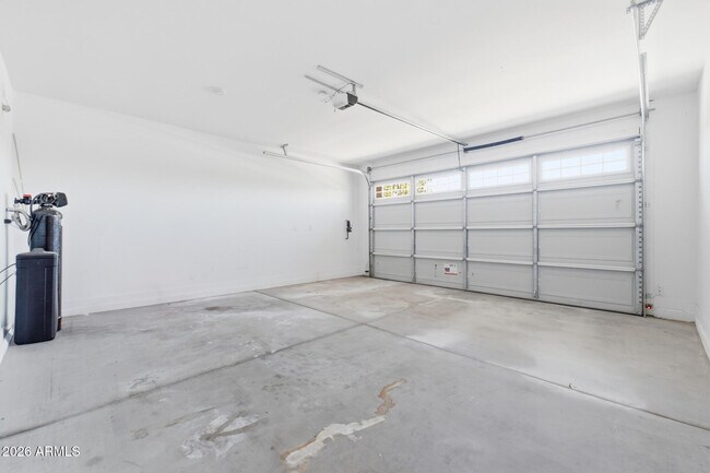 Building Photo - 4330 N 94th Ave