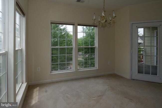 Building Photo - 4139 Fountainside Ln