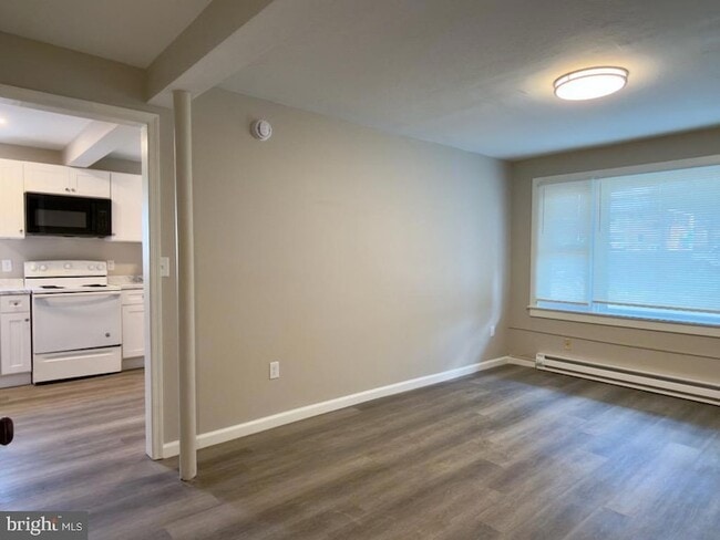 Building Photo - 31 S Main St