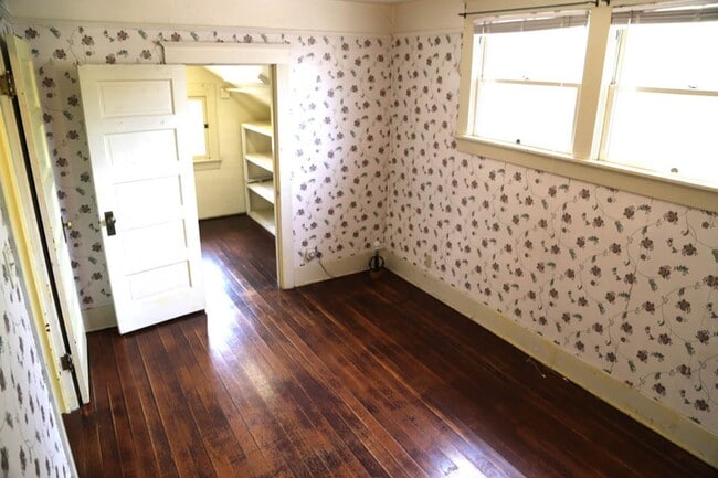 Building Photo - 3 bed 2 bath on OSU Campus