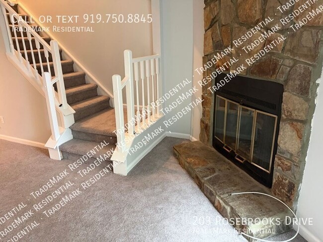 Building Photo - 203 Rosebrooks Dr