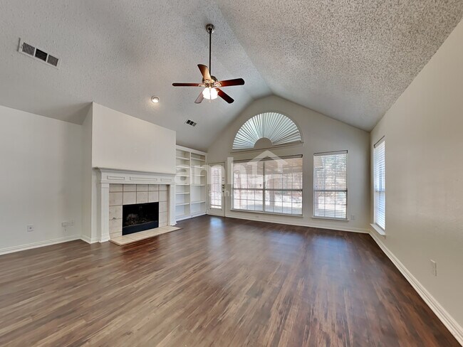 Building Photo - 4612 Belladonna Dr