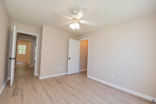 Building Photo - 111 Wiley Way